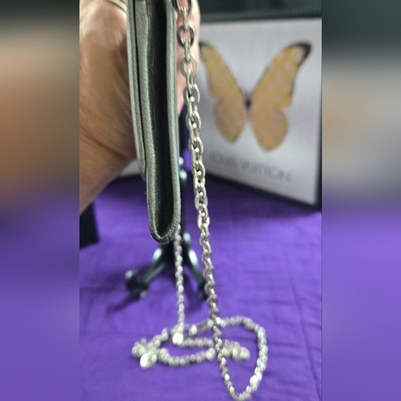 AUTHENTIC CHANEL BIFOLD WALLET WITH CROSSBODY CHAIN - Picture 4 of 11